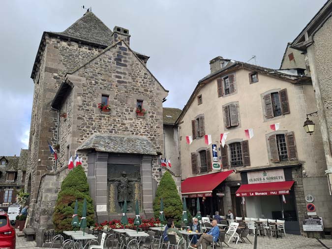 Mur de Barrez