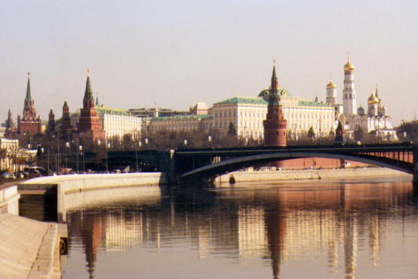 Le Kremlin vu de la Moscova.